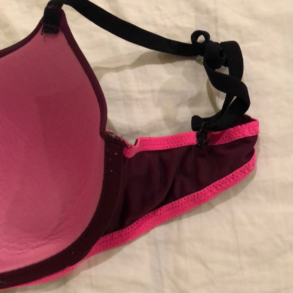 Pink bra - Picture 2 of 2